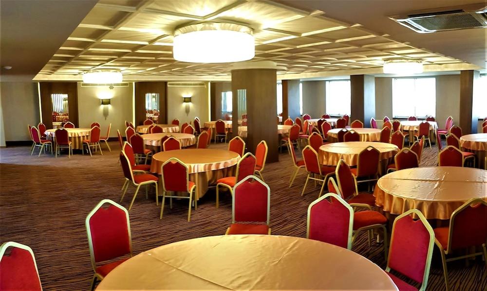 Adıyaman Grand Isias Hotel מראה חיצוני תמונה